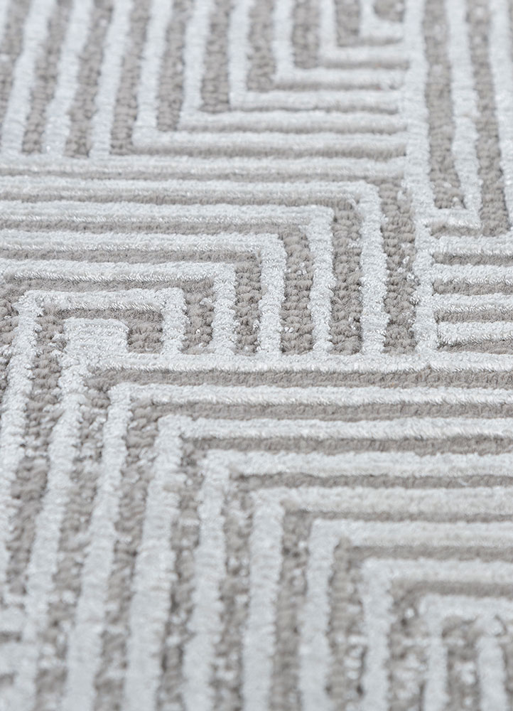 azalea grey and black wool and bamboo silk hand knotted Rug - CloseUp