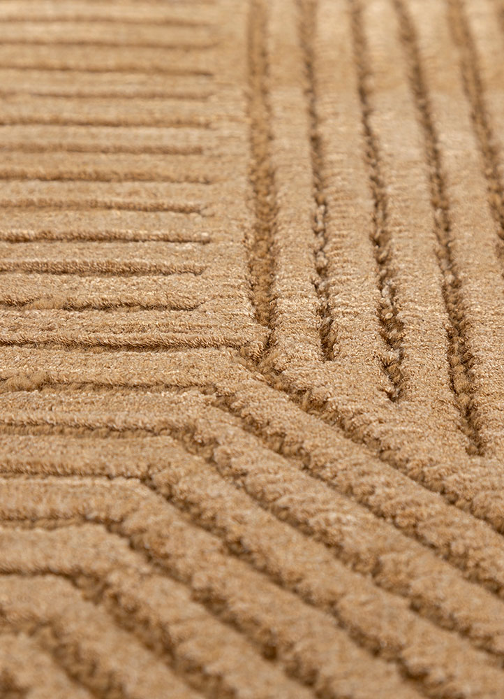 azalea gold wool and bamboo silk hand knotted Rug - CloseUp