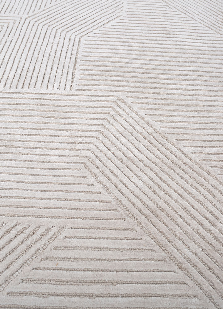 azalea ivory wool and bamboo silk hand knotted Rug - CloseUp