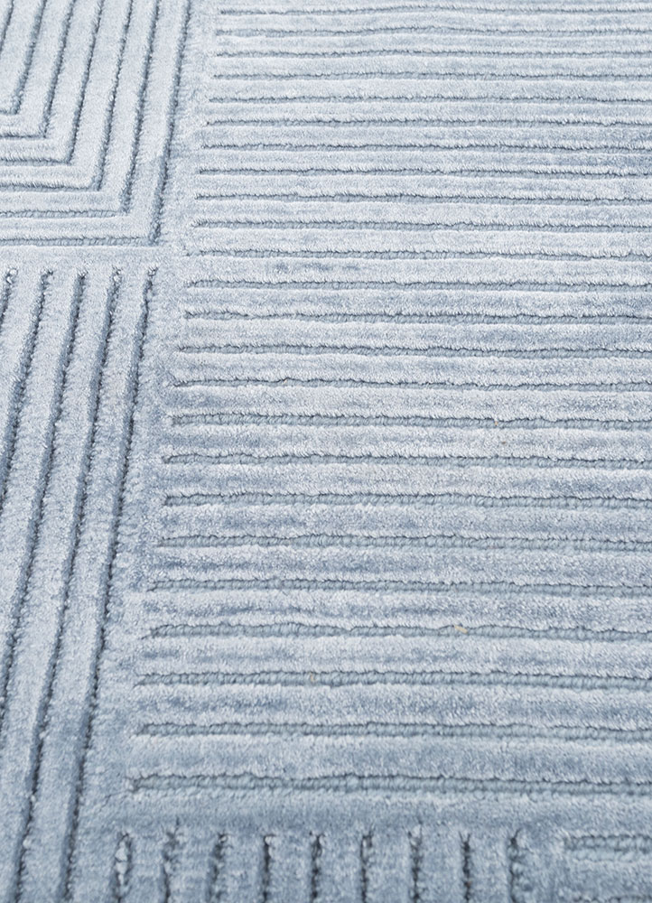 azalea blue wool and bamboo silk hand knotted Rug - CloseUp