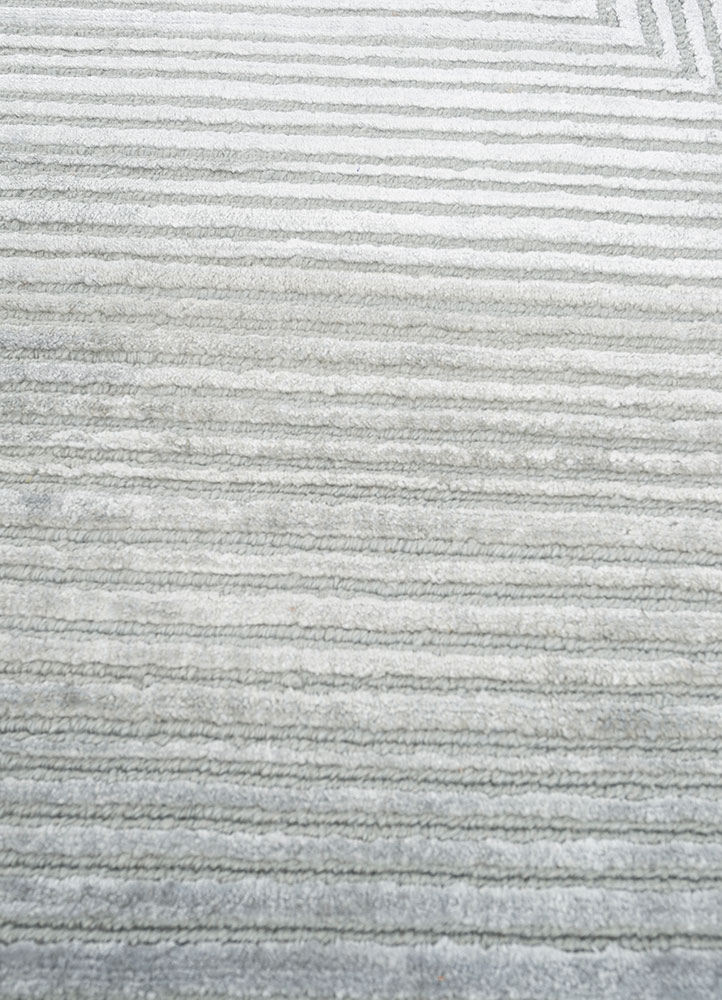 azalea blue wool and bamboo silk hand knotted Rug - CloseUp