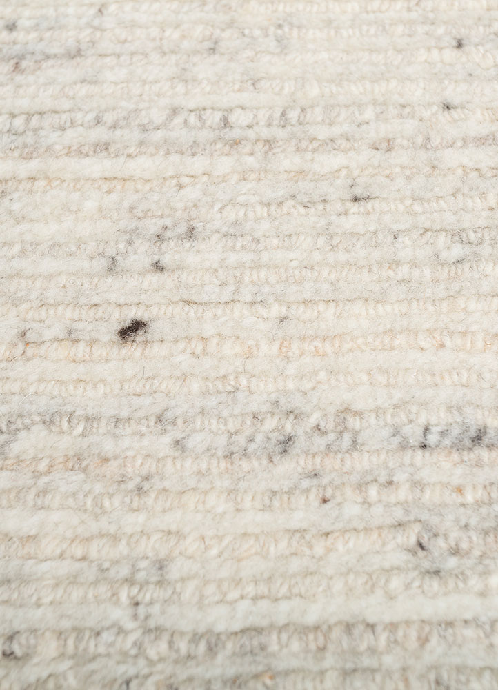 manifest ivory wool and bamboo silk hand knotted Rug - CloseUp