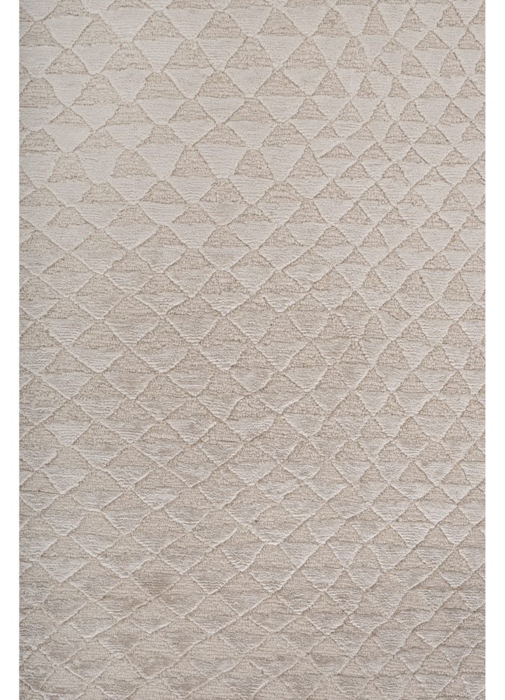 aprezo ivory wool and bamboo silk hand knotted Rug - CloseUp
