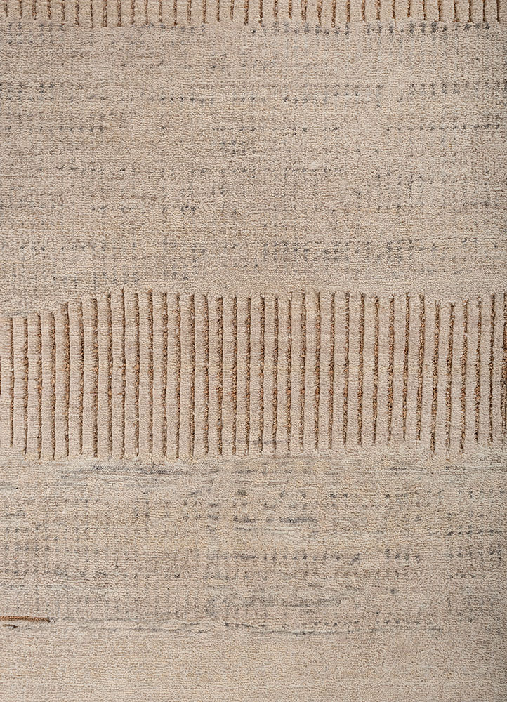 manifest ivory wool hand knotted Rug - CloseUp