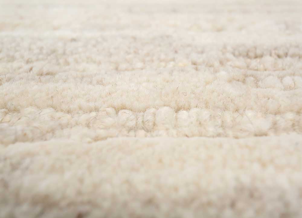 aprezo ivory wool hand knotted Rug - CloseUp