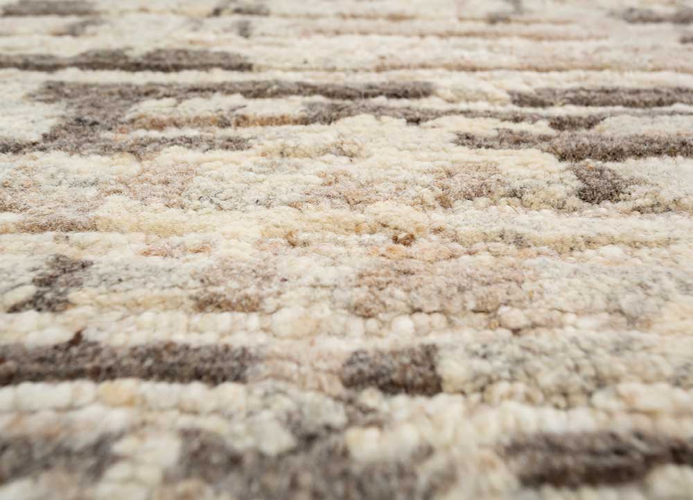 aprezo ivory wool hand knotted Rug - CloseUp