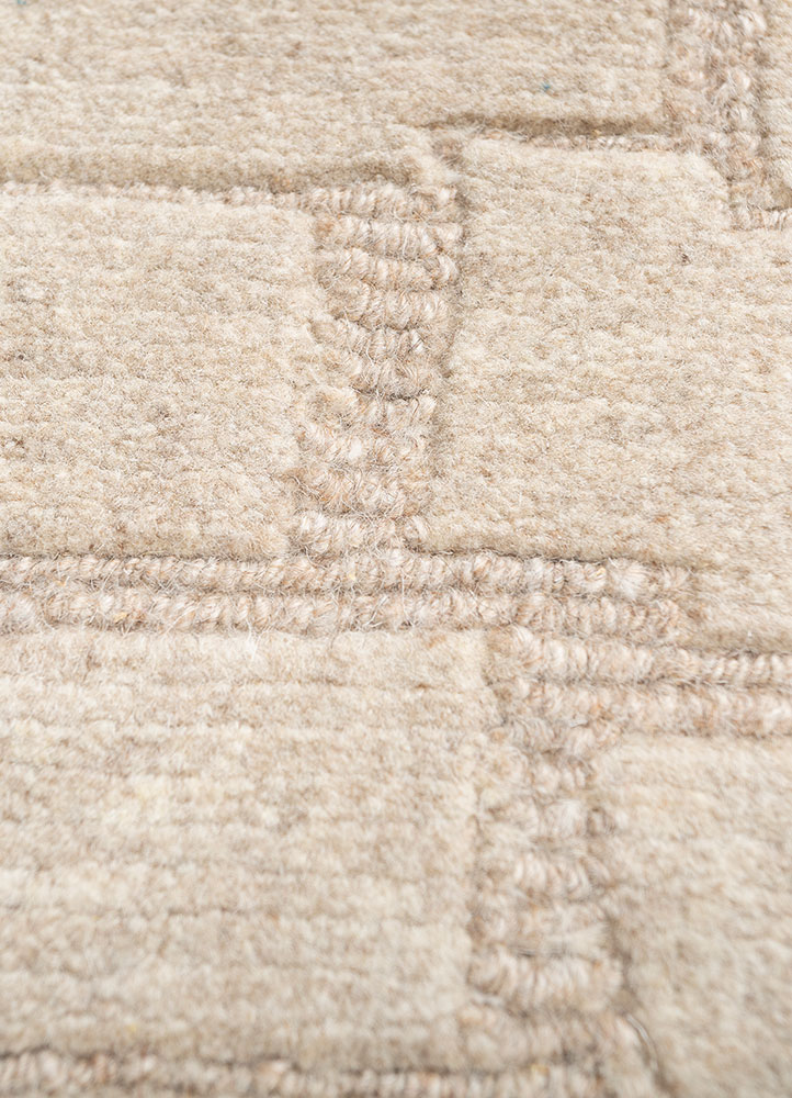 manifest ivory wool hand knotted Rug - CloseUp