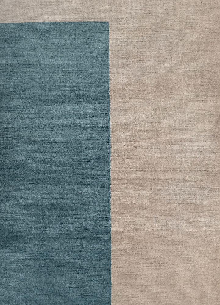 sthir ivory wool hand knotted Rug - CloseUp