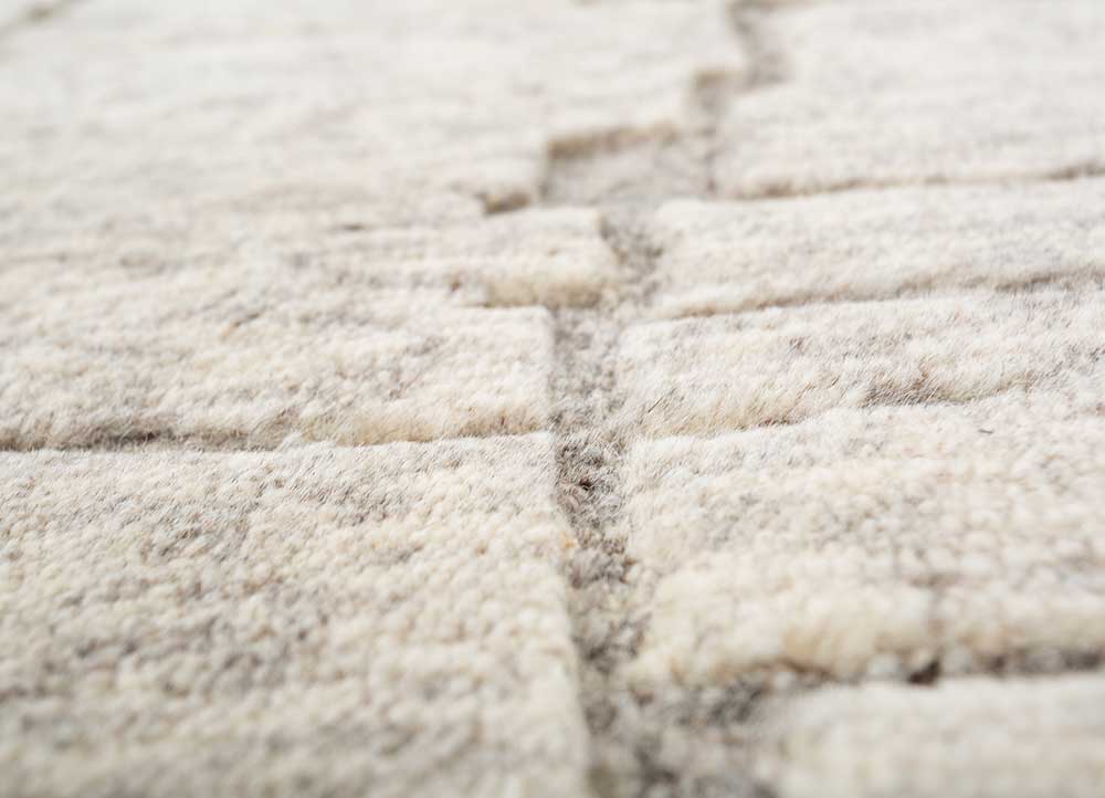 aprezo ivory wool hand knotted Rug - CloseUp