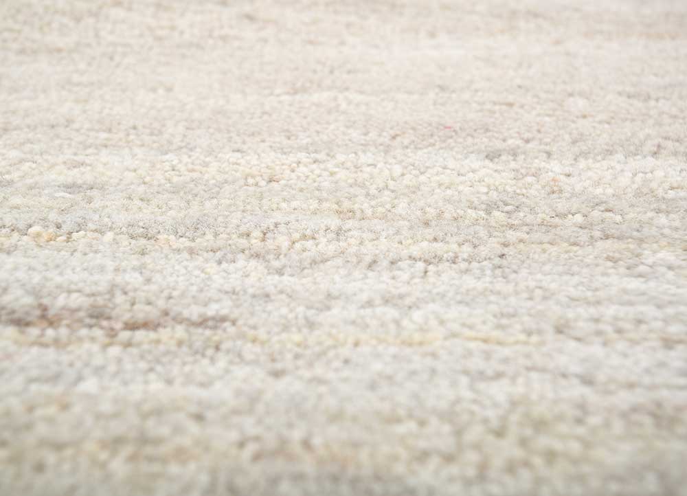manifest ivory wool hand knotted Rug - CloseUp