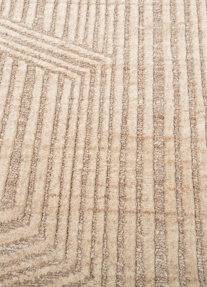 manifest beige and brown wool hand knotted Rug - CloseUp