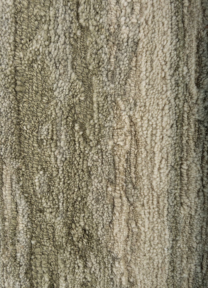 aprezo green wool hand knotted Rug - CloseUp