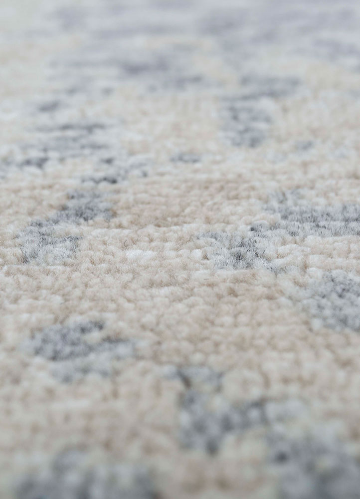 uvenuti beige and brown wool hand knotted Rug - CloseUp