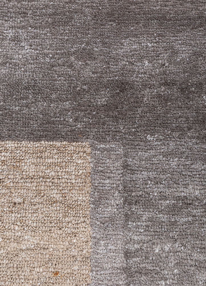 blythe grey and black wool hand knotted Rug - CloseUp