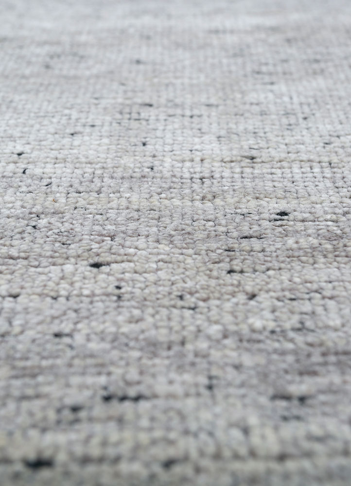 gulmarg grey and black silk hand knotted Rug - CloseUp
