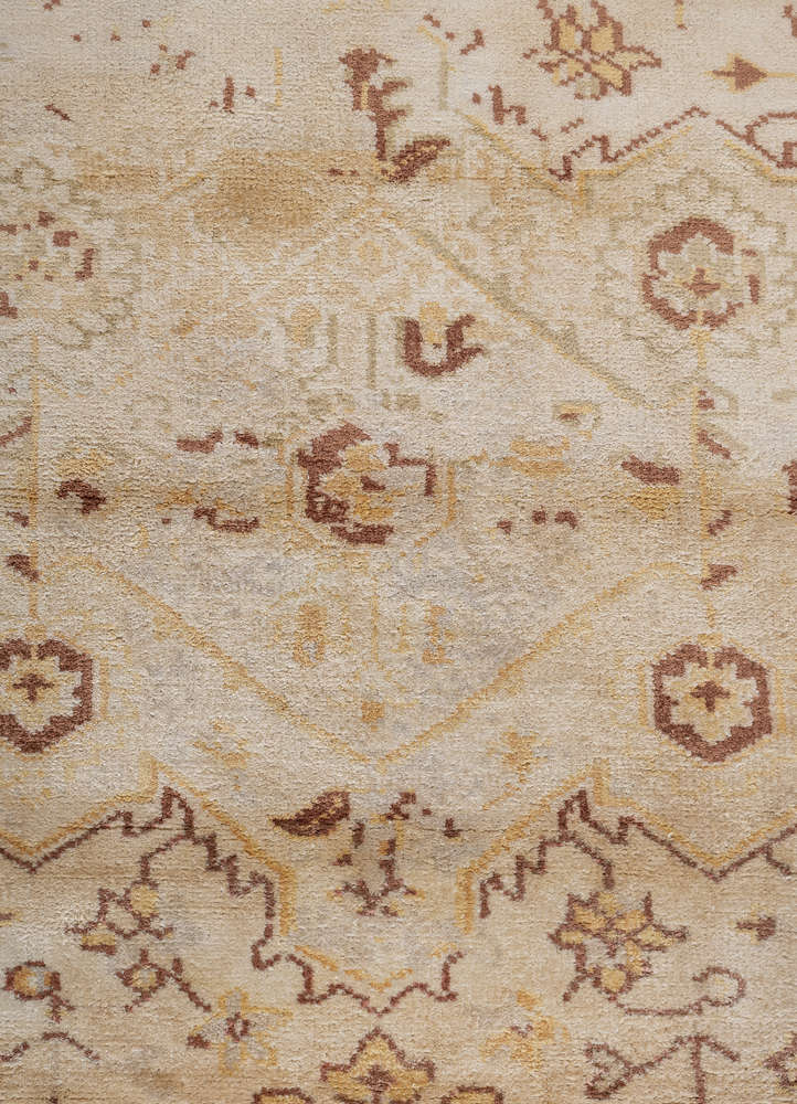 aprezo grey and black viscose hand knotted Rug - CloseUp