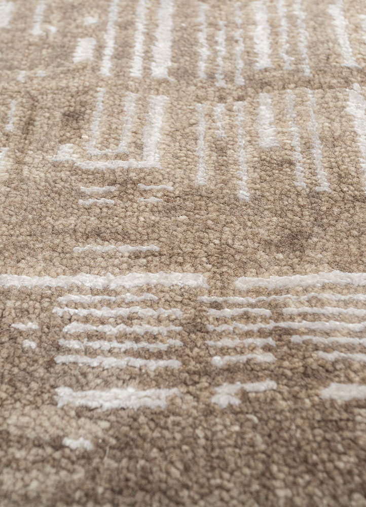 uvenuti beige and brown wool and bamboo silk hand knotted Rug - CloseUp