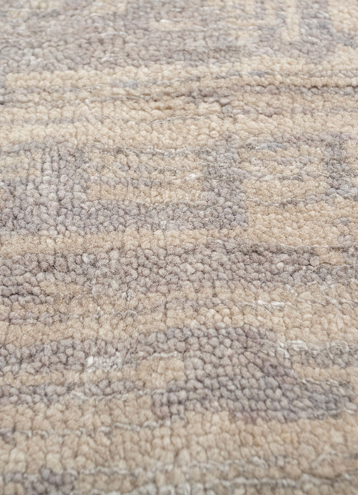 uvenuti ivory wool and bamboo silk hand knotted Rug - CloseUp