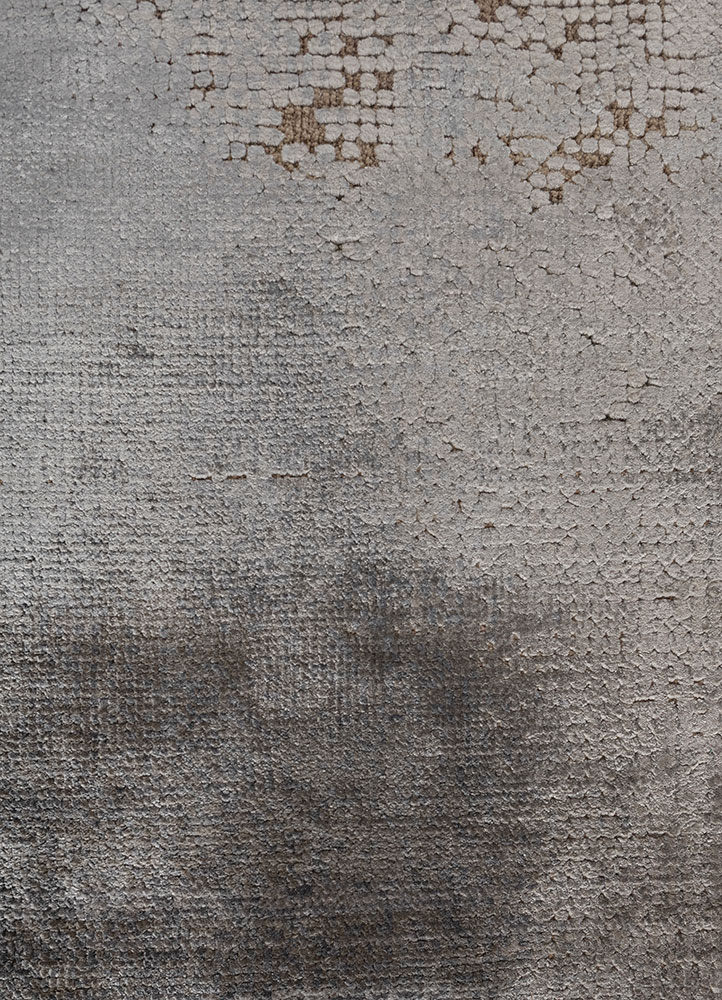uvenuti grey and black wool and bamboo silk hand knotted Rug - CloseUp
