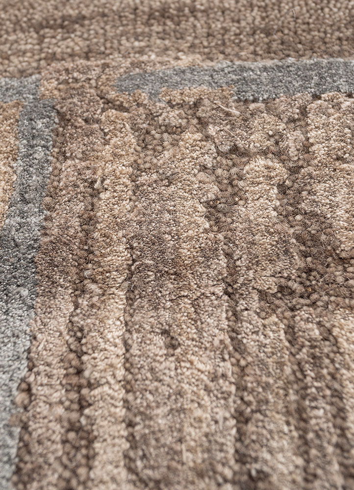 aprezo beige and brown wool and bamboo silk hand knotted Rug - CloseUp