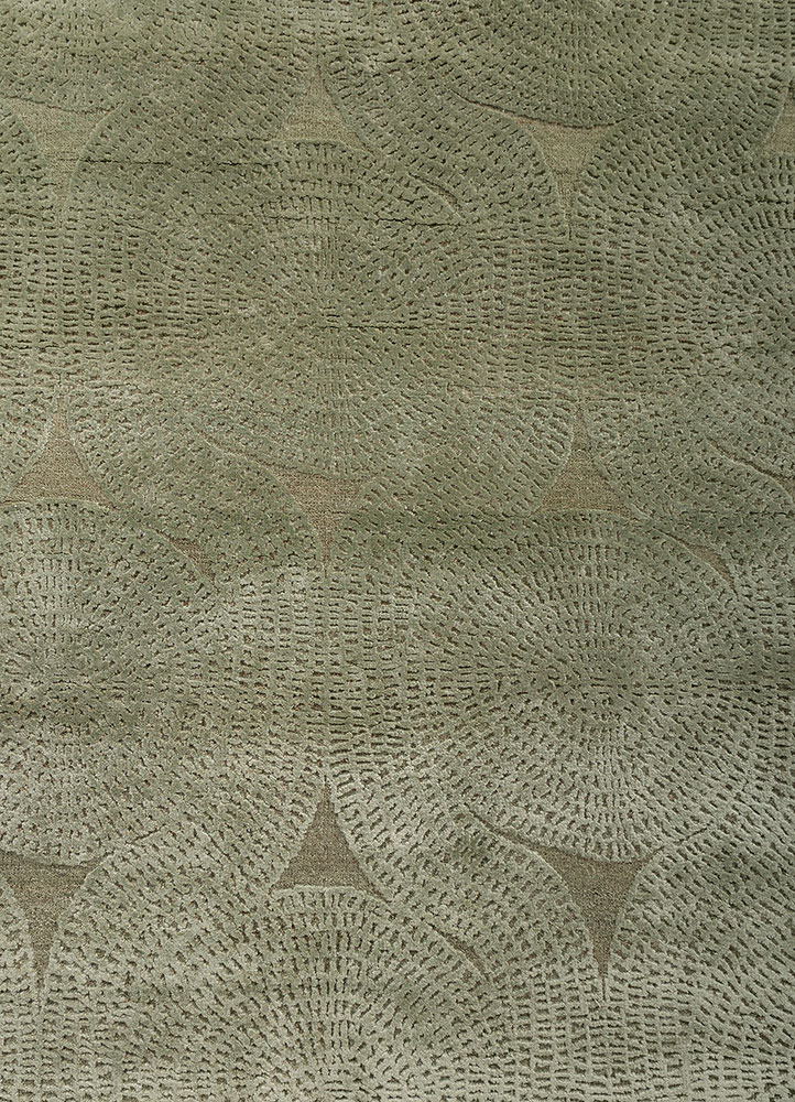 azalea green wool and bamboo silk hand knotted Rug - CloseUp