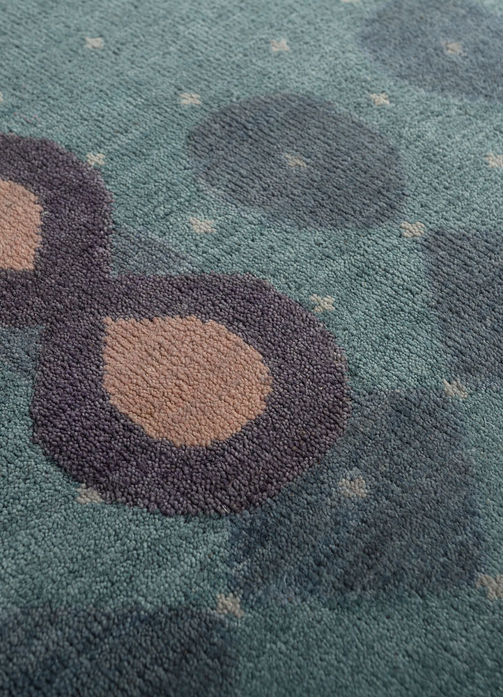 kolam blue wool and bamboo silk hand knotted Rug - CloseUp