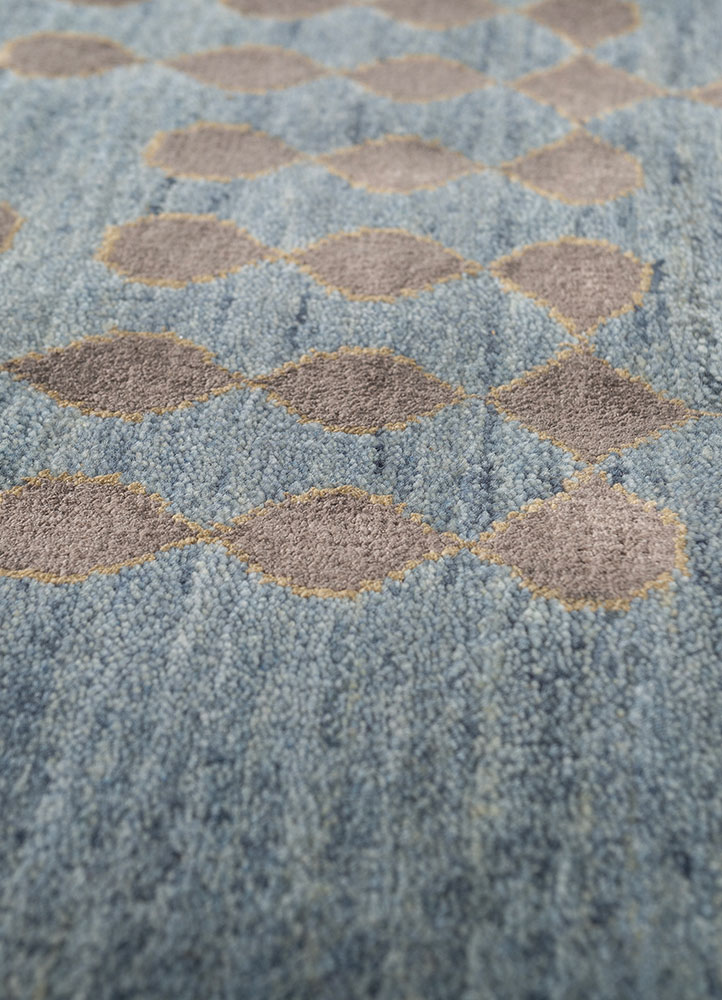 kolam blue wool and bamboo silk hand knotted Rug - CloseUp