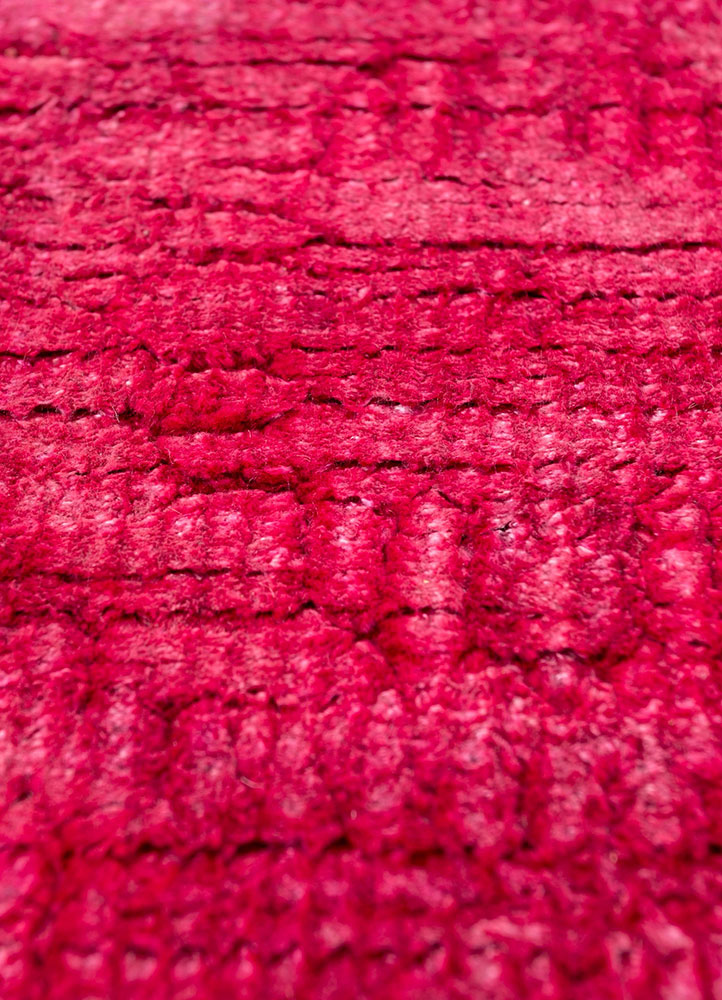 lacuna pink and purple wool and bamboo silk hand knotted Rug - CloseUp
