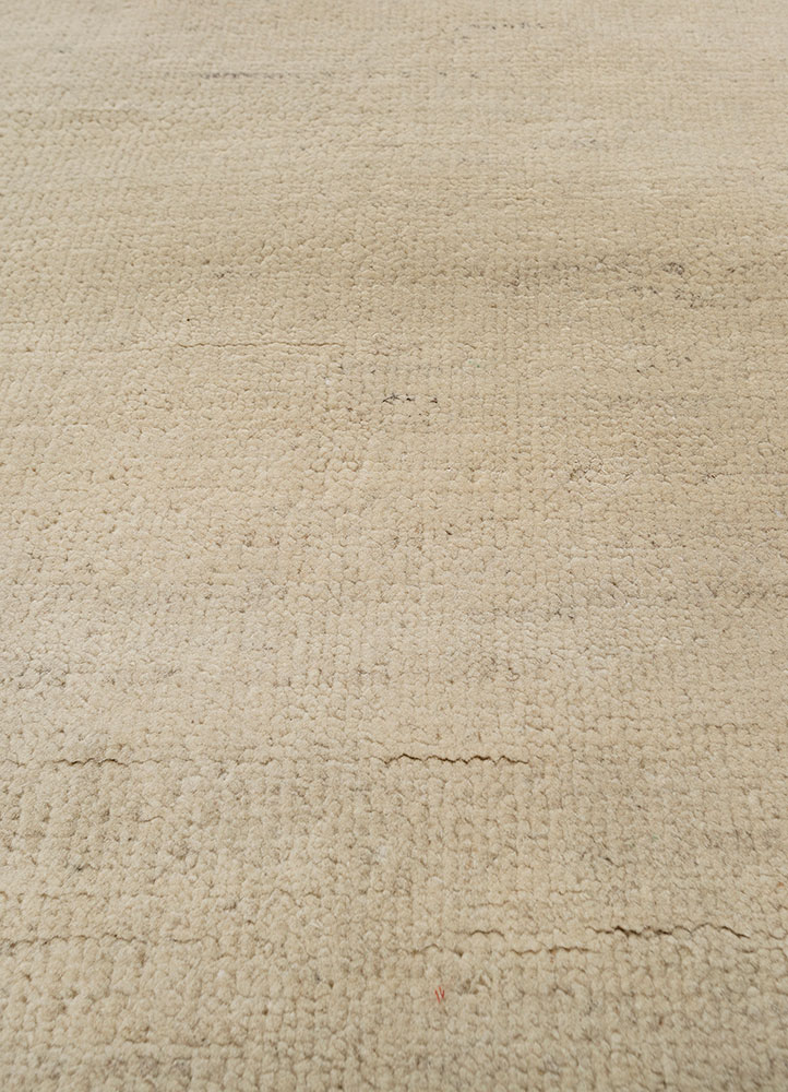 zuri ivory wool hand knotted Rug - CloseUp