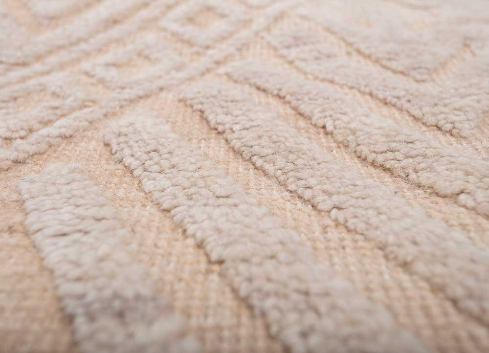 azalea gold wool hand knotted Rug - CloseUp