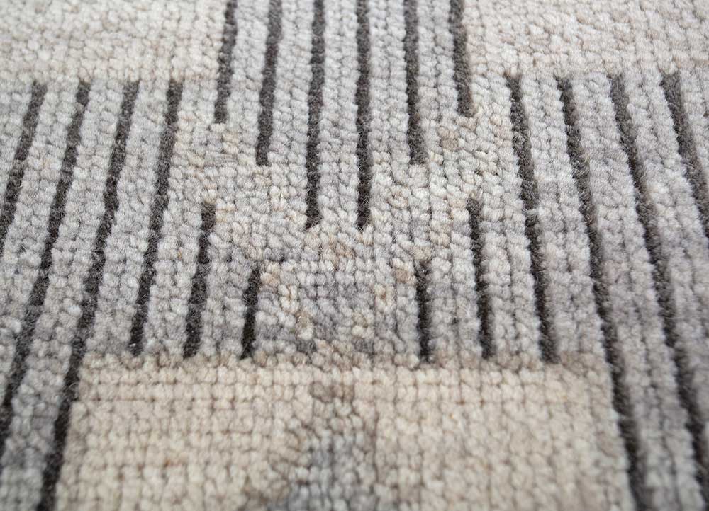 thyme grey and black wool hand knotted Rug - CloseUp