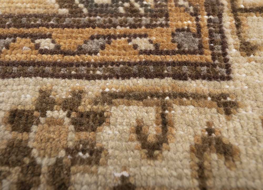 erbe gold wool hand knotted Rug - CloseUp