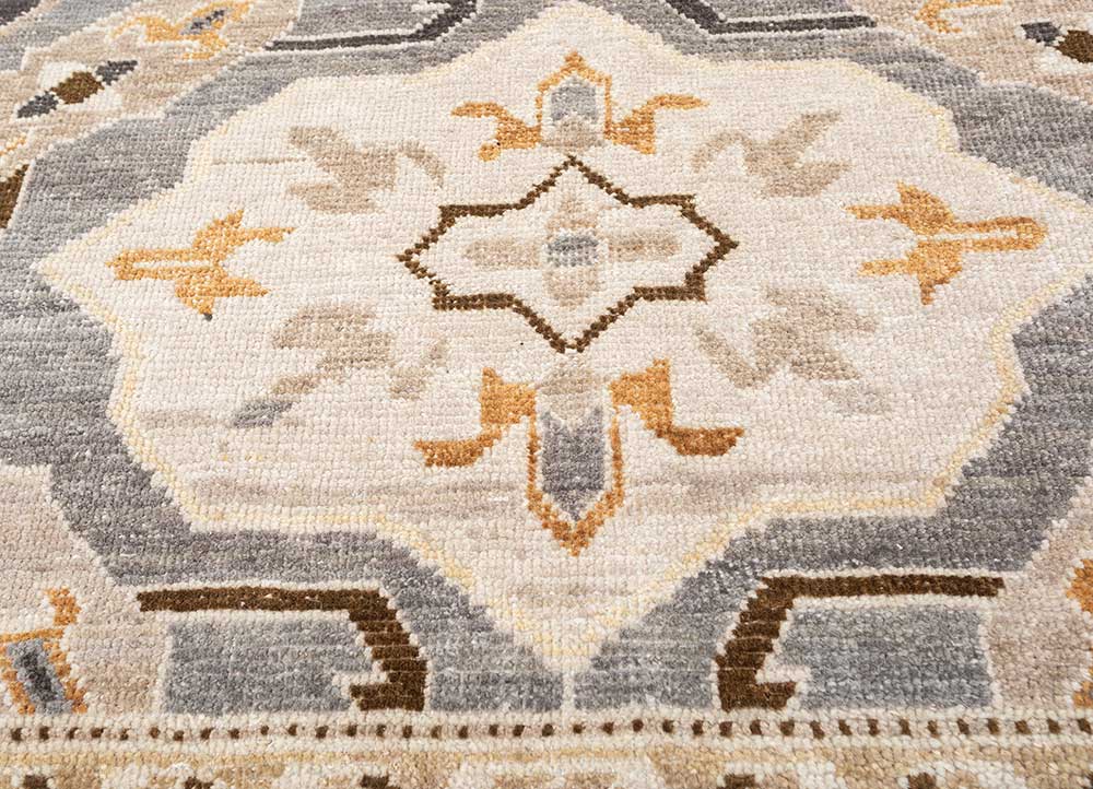 erbe grey and black wool hand knotted Rug - CloseUp