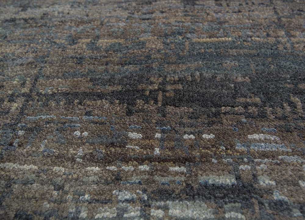 uvenuti grey and black wool hand knotted Rug - CloseUp