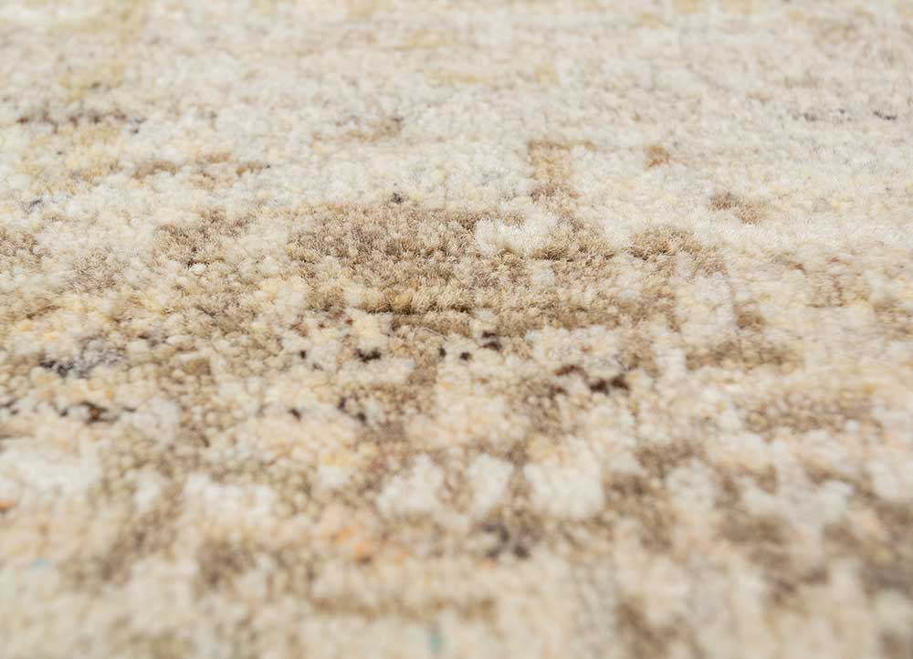 uvenuti ivory wool hand knotted Rug - CloseUp