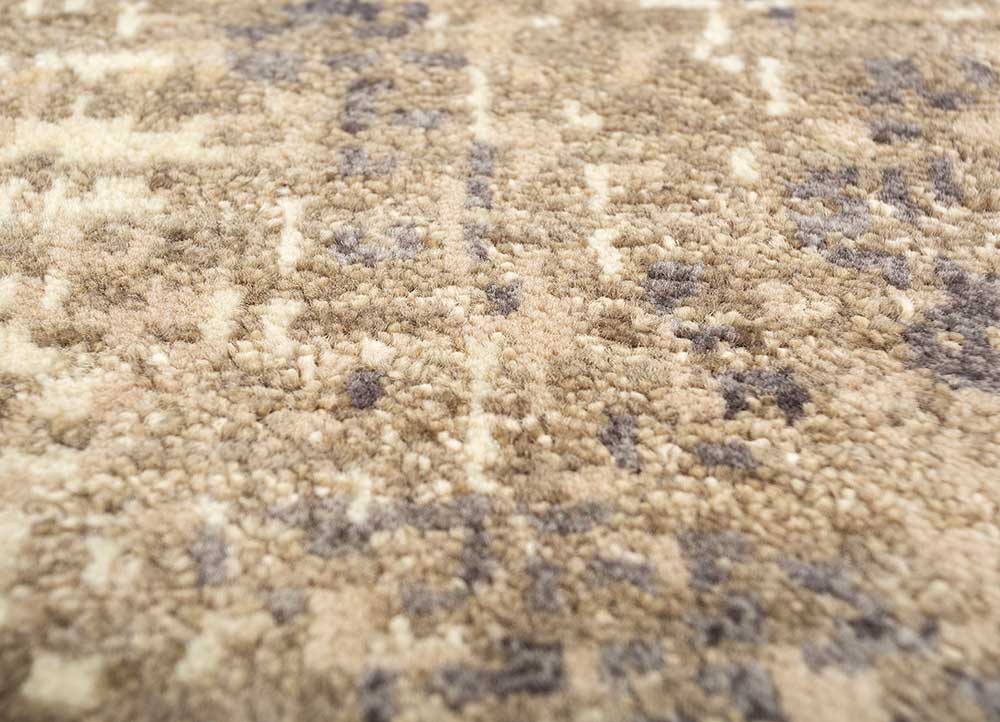 uvenuti beige and brown wool hand knotted Rug - CloseUp