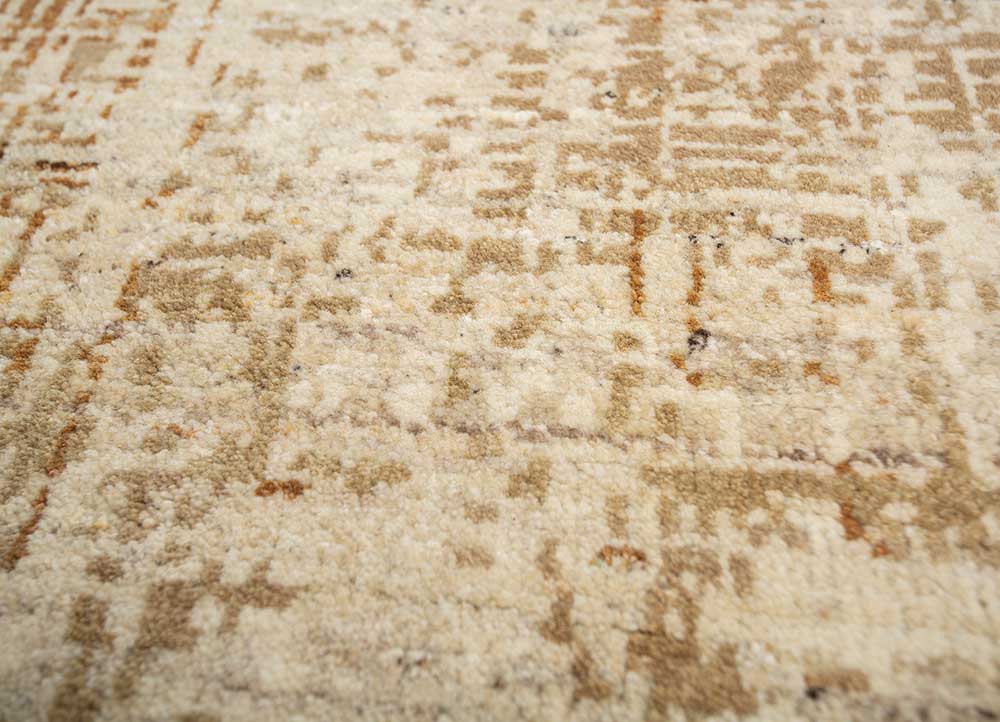 uvenuti ivory wool hand knotted Rug - CloseUp
