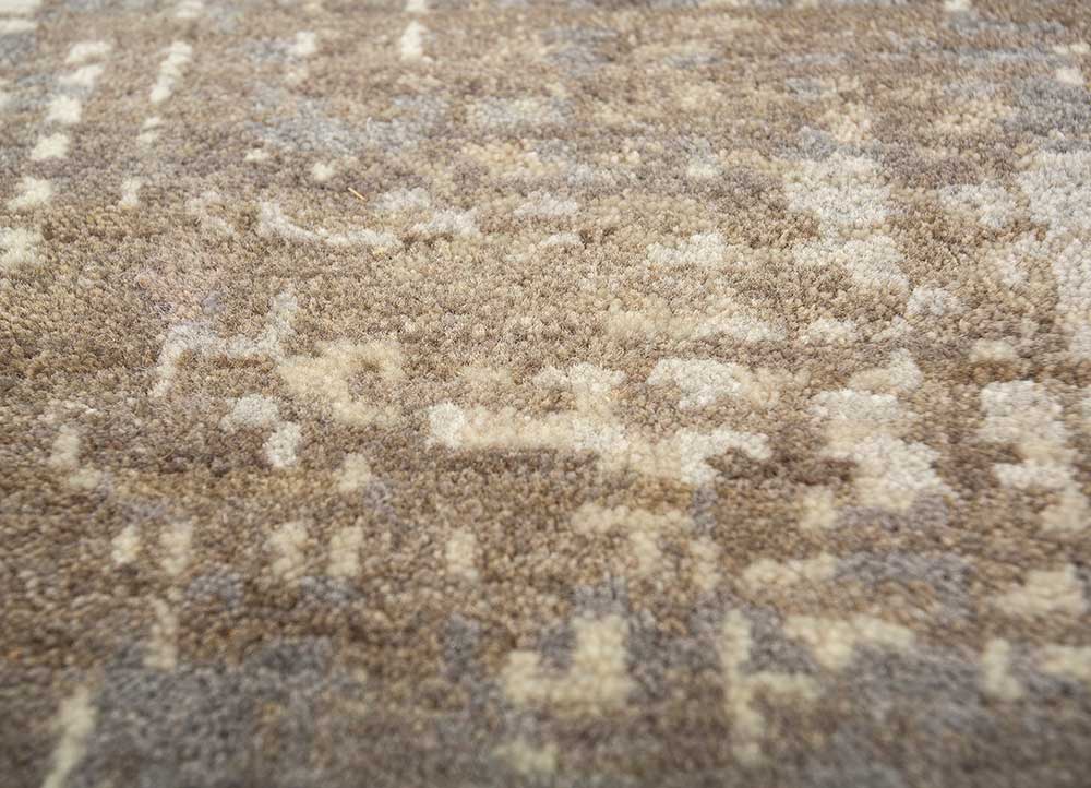 uvenuti grey and black wool hand knotted Rug - CloseUp