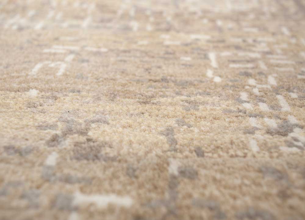 uvenuti beige and brown wool hand knotted Rug - CloseUp