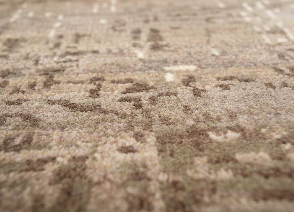 uvenuti beige and brown wool hand knotted Rug - CloseUp