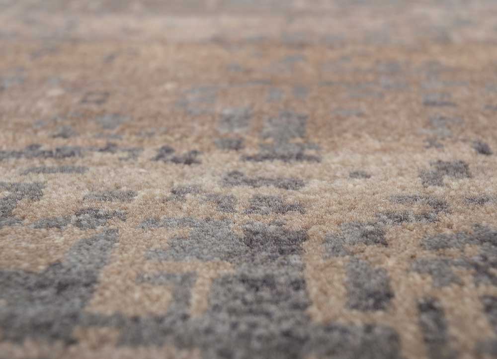 uvenuti beige and brown wool hand knotted Rug - CloseUp