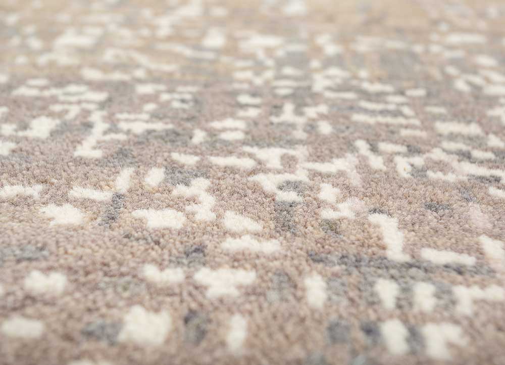 uvenuti beige and brown wool hand knotted Rug - CloseUp