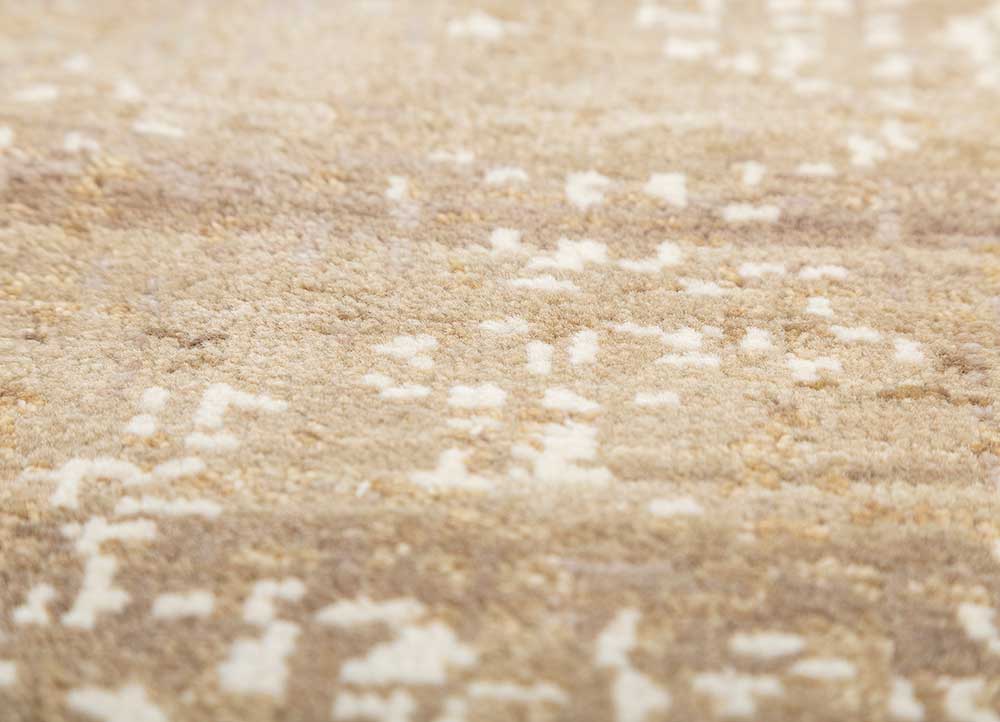 uvenuti gold wool hand knotted Rug - CloseUp