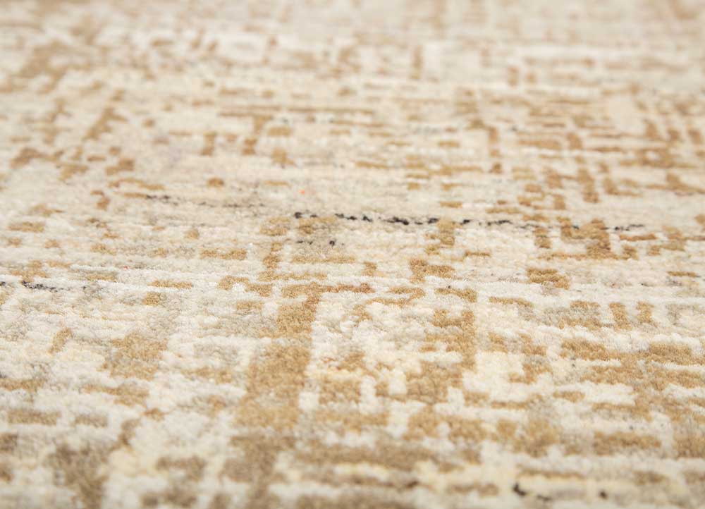 uvenuti beige and brown wool hand knotted Rug - CloseUp