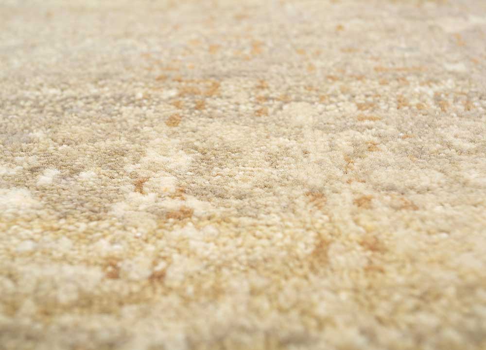 uvenuti grey and black wool hand knotted Rug - CloseUp