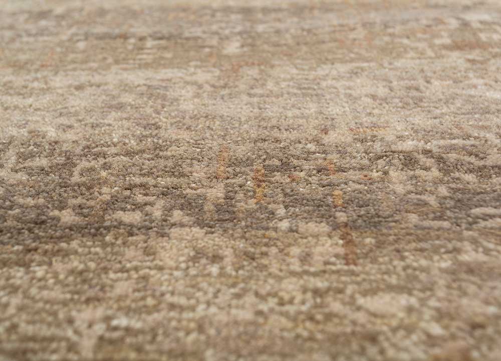 uvenuti beige and brown wool hand knotted Rug - CloseUp