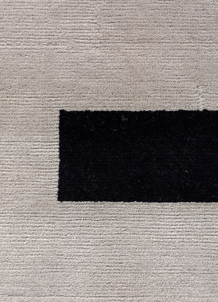 sthir grey and black wool hand knotted Rug - CloseUp