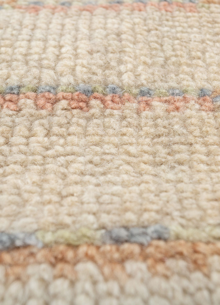 manifest ivory wool hand knotted Rug - CloseUp