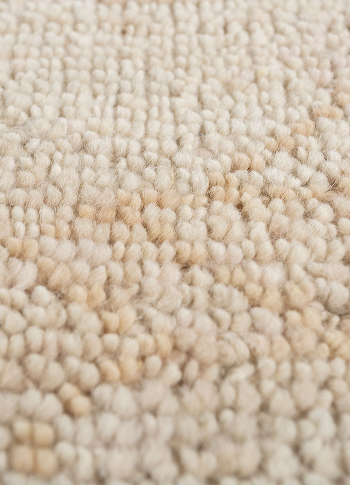 thyme ivory wool hand knotted Rug - CloseUp
