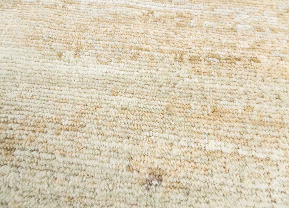 entropy gold wool hand knotted Rug - CloseUp